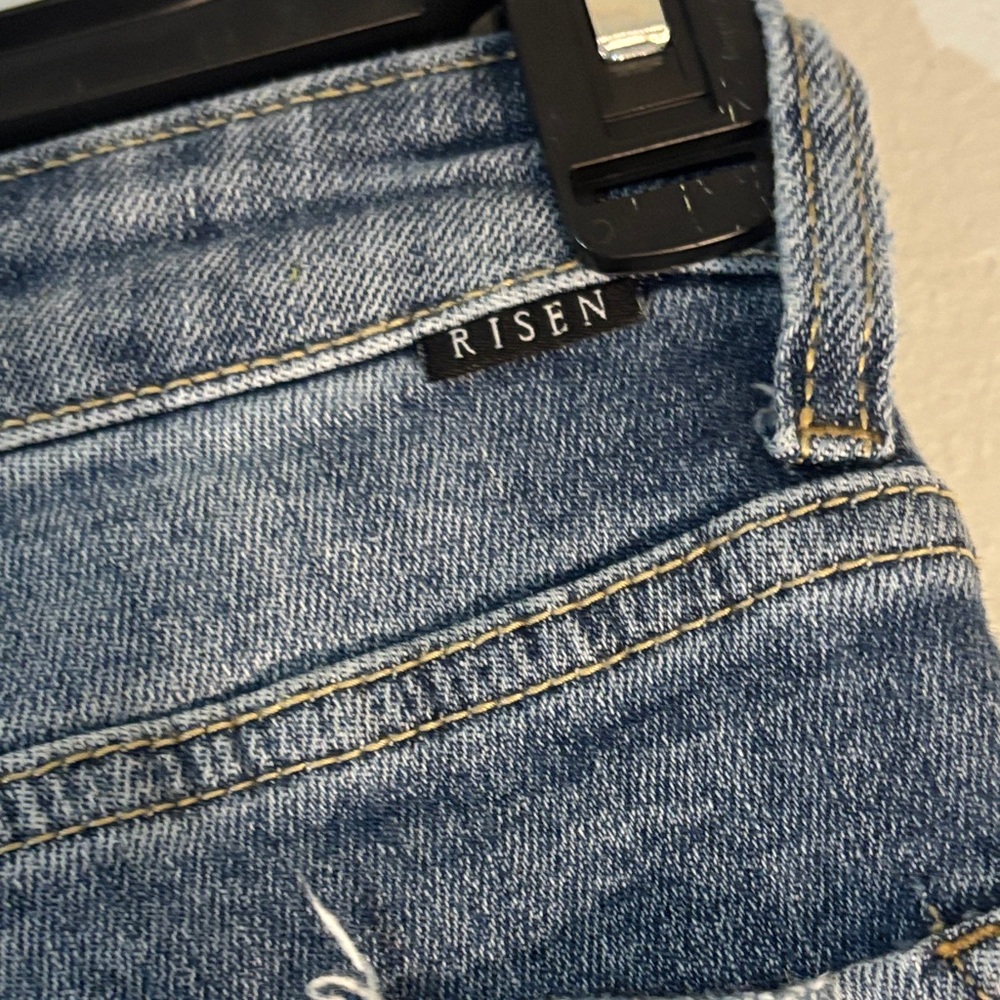 Distressed Risen Blue Jeans - Picture 11 of 12